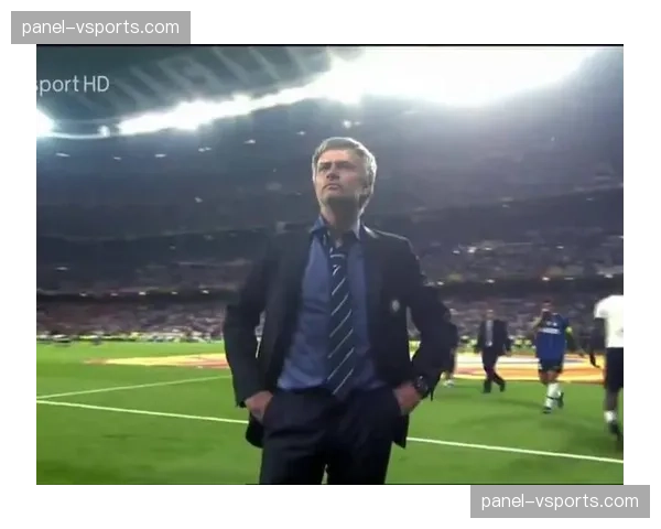 历史回顾：2010年3月，穆里尼奥率领国米开启三冠王征程