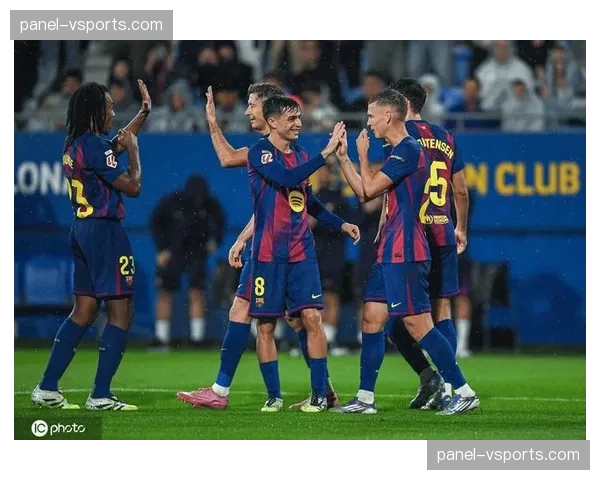 西甲：巴塞罗那4-0赫塔菲，16岁小将库巴西打入一线队处子球