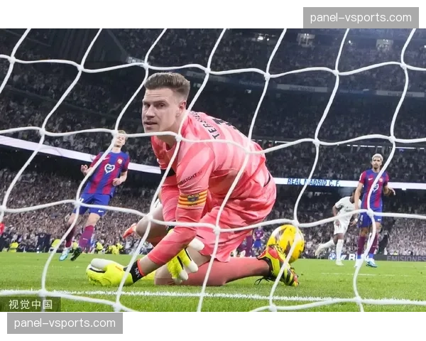 国家德比半场战报：皇马主场2-1领先巴萨，维尼修斯与贝林厄姆破门